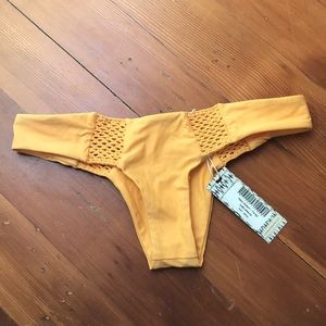 FRANKIE’S BIKINIS • Malia bottom